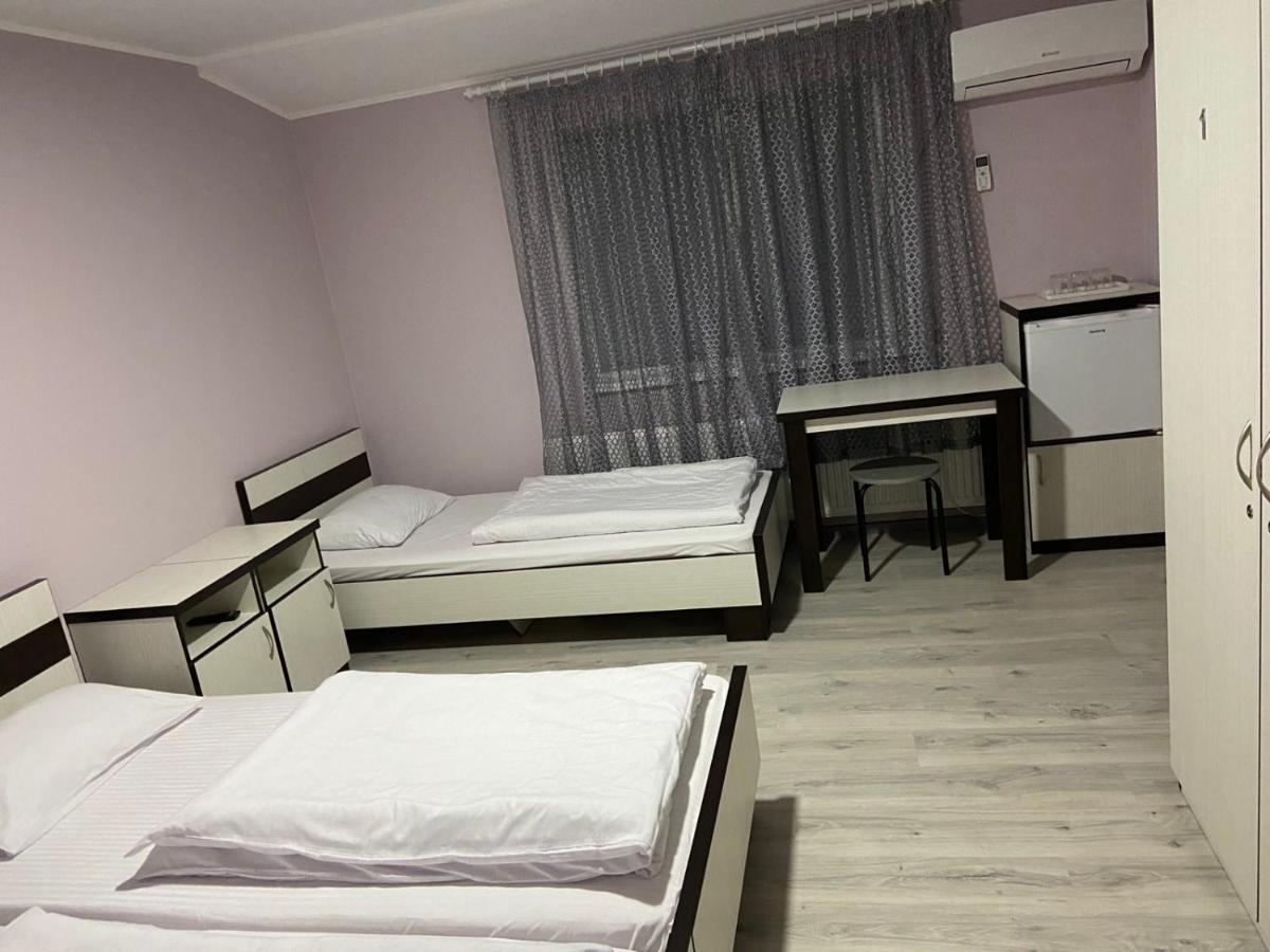 Guest House Max Khmelʼnytsʼkyy Exterior foto
