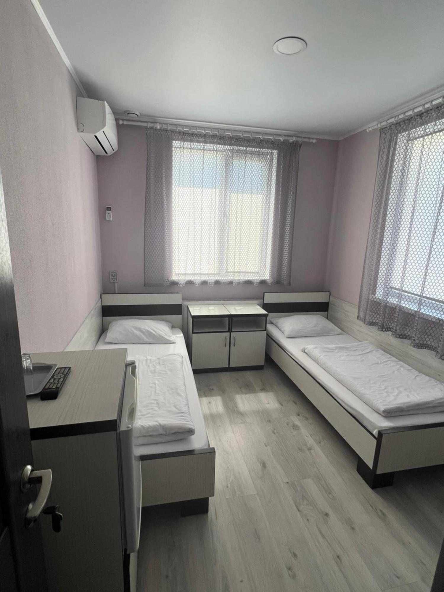 Guest House Max Khmelʼnytsʼkyy Exterior foto